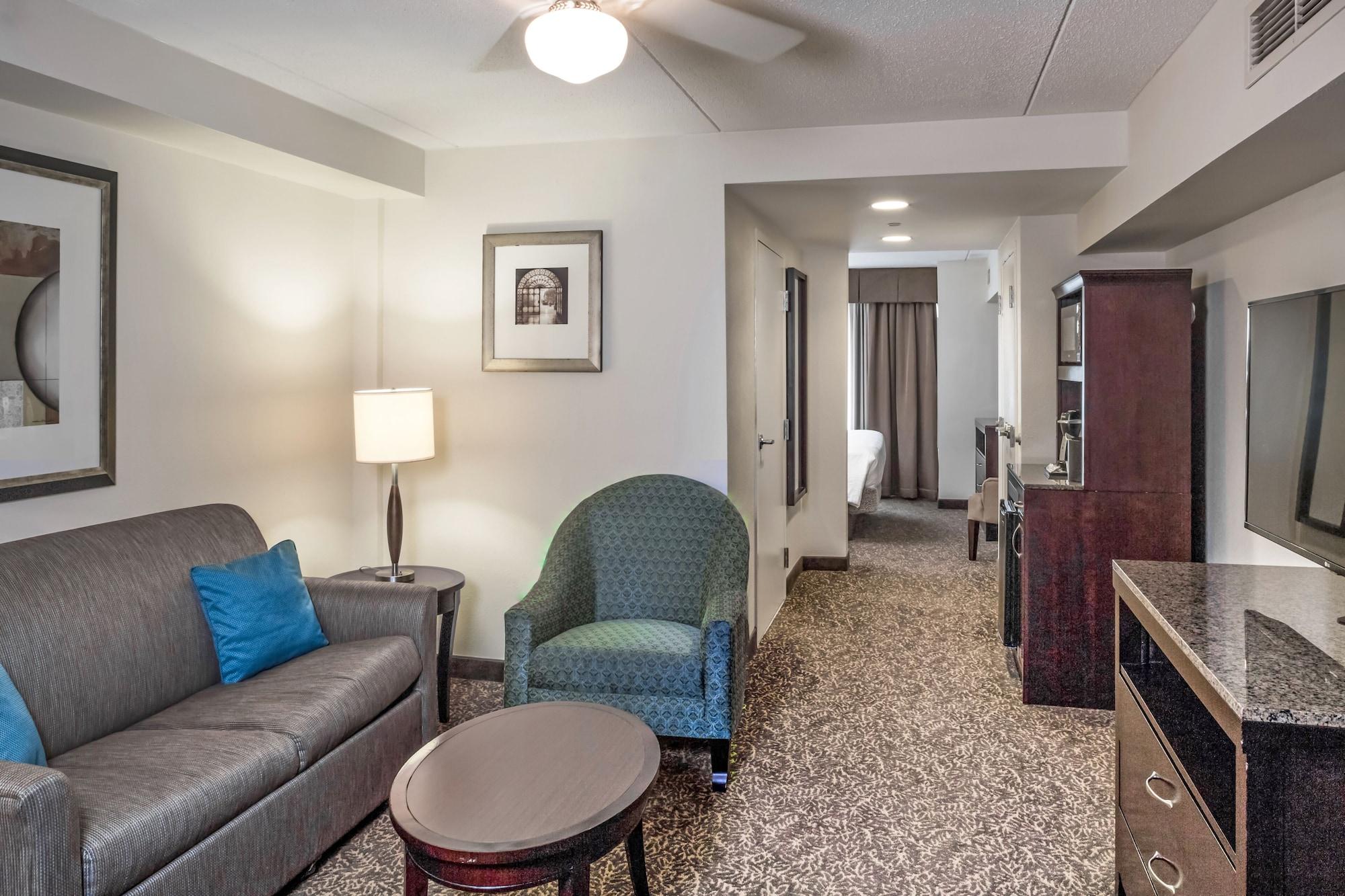 Hilton Garden Inn Hampton Coliseum Central Exteriör bild