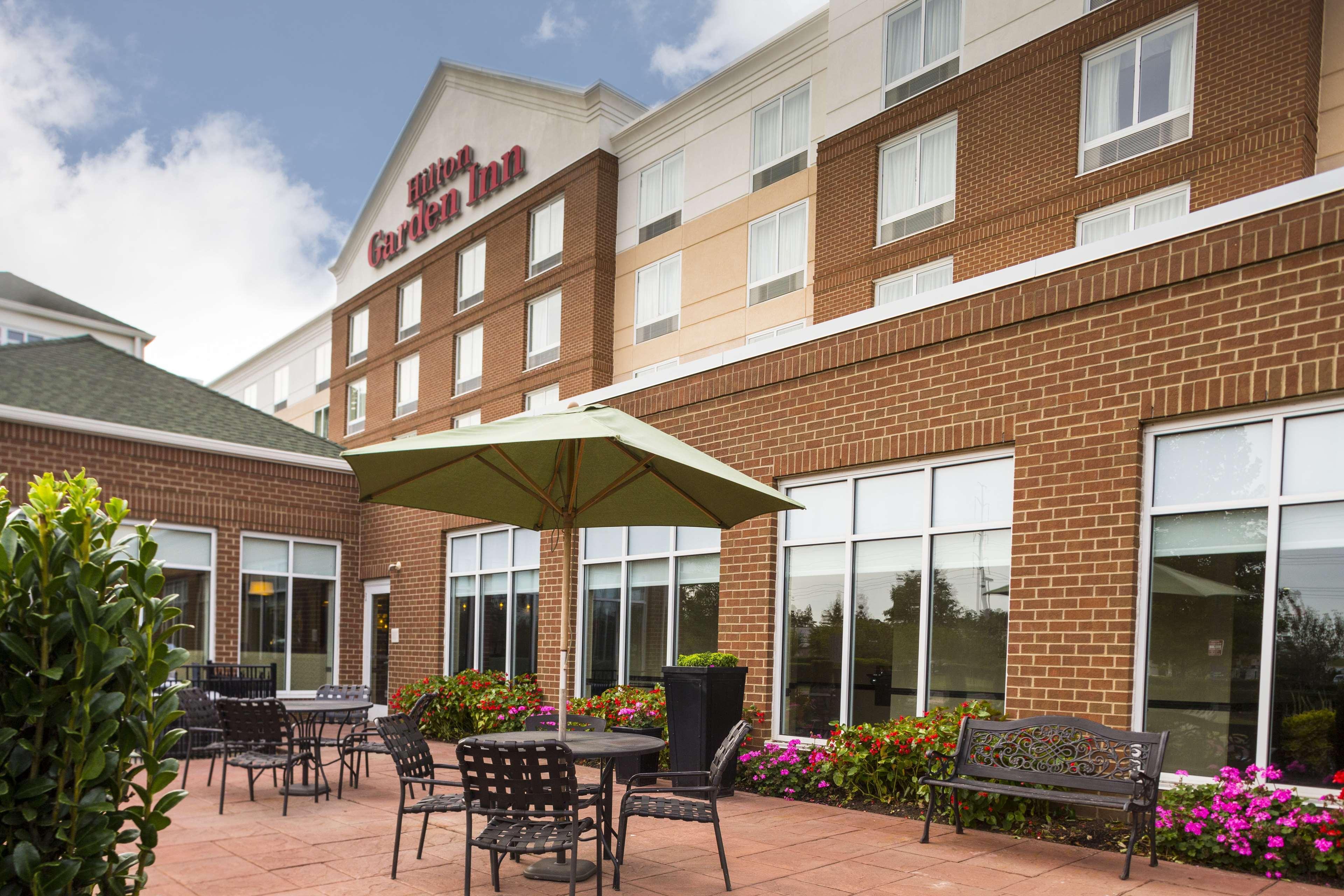Hilton Garden Inn Hampton Coliseum Central Exteriör bild