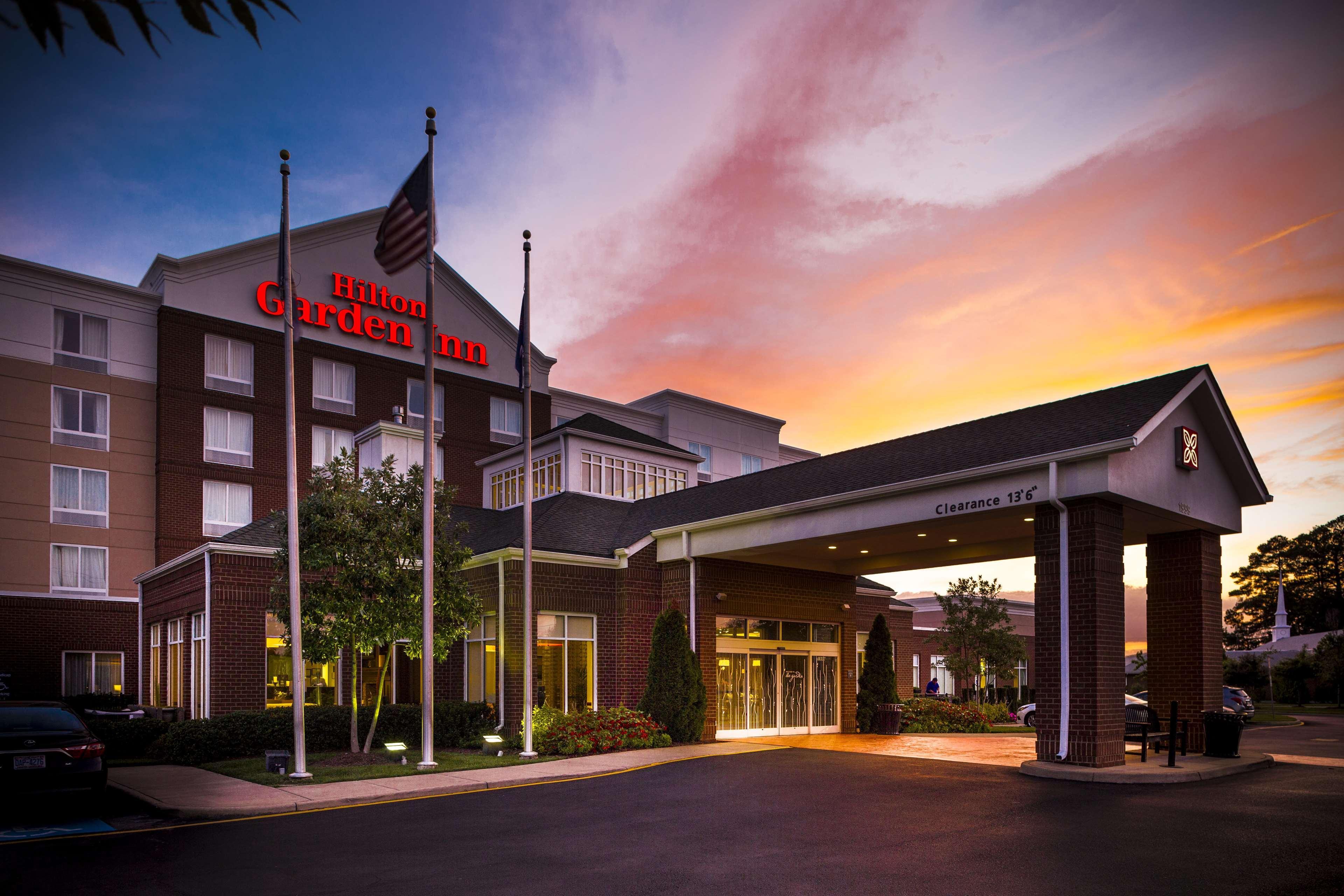 Hilton Garden Inn Hampton Coliseum Central Exteriör bild