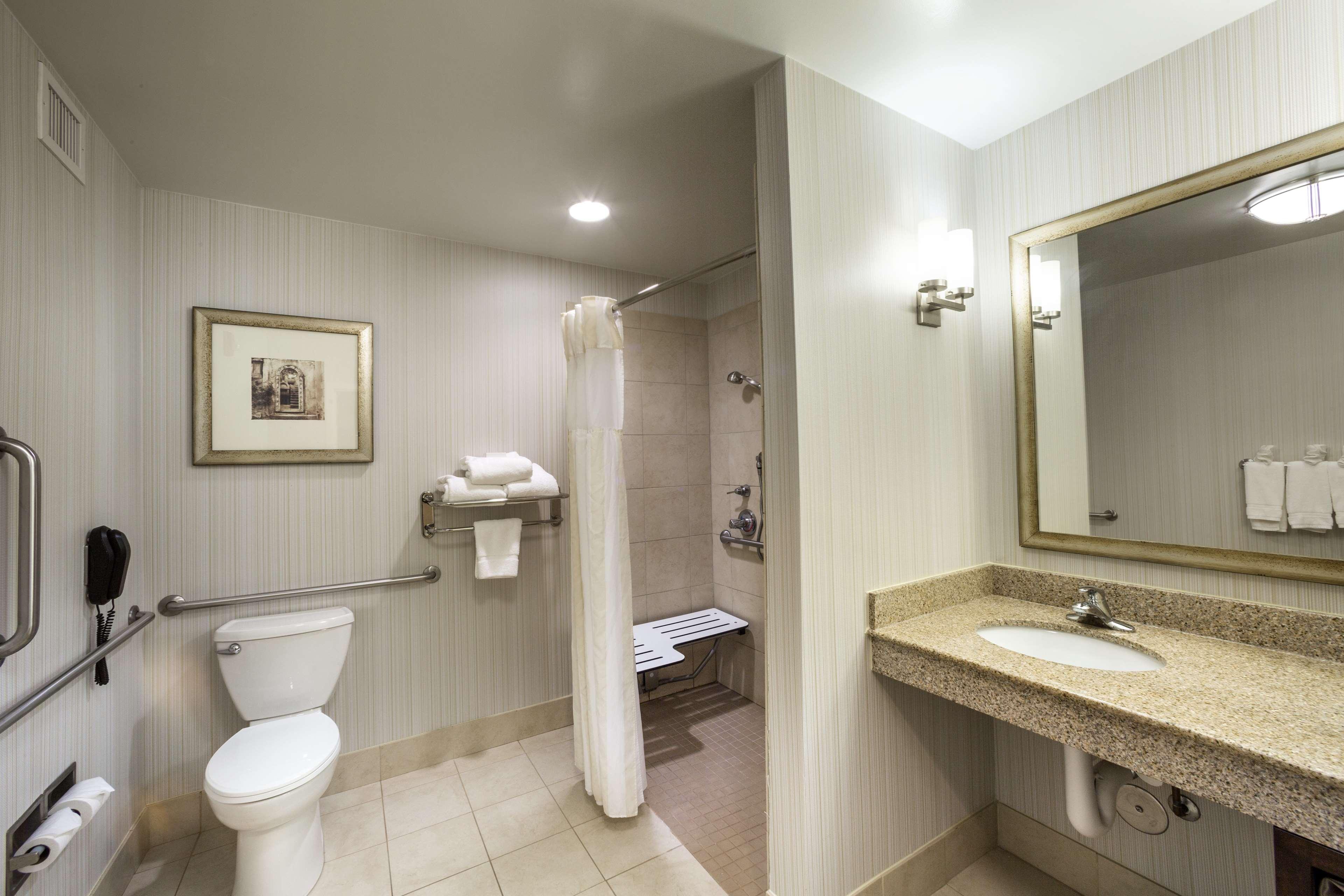 Hilton Garden Inn Hampton Coliseum Central Exteriör bild