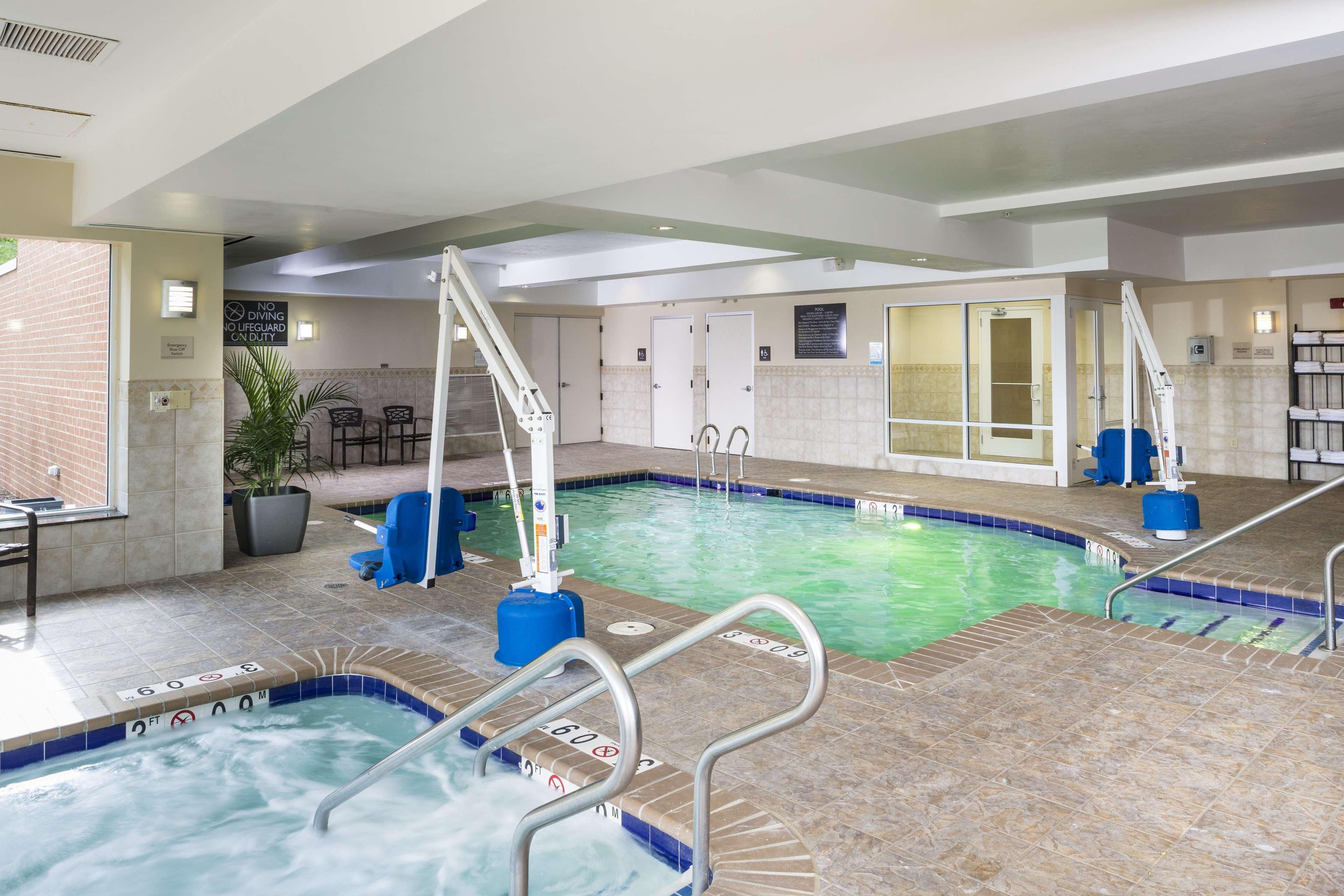 Hilton Garden Inn Hampton Coliseum Central Exteriör bild