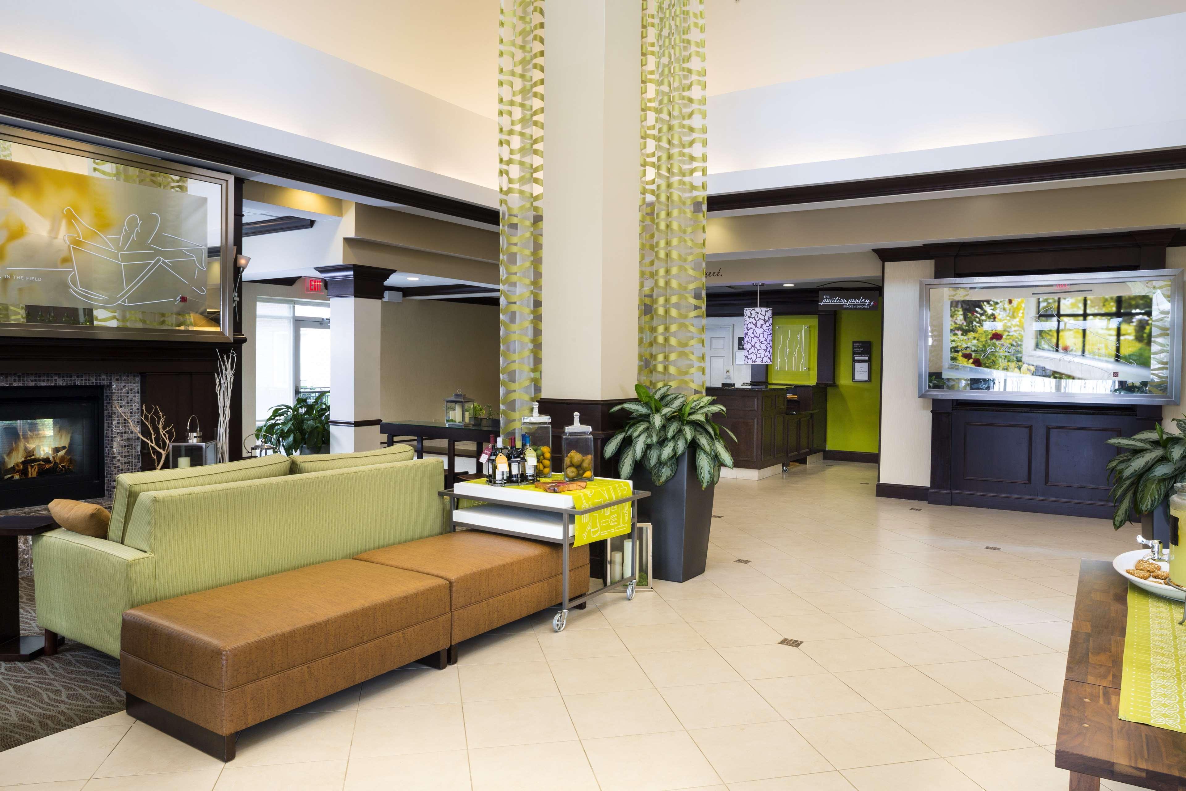Hilton Garden Inn Hampton Coliseum Central Exteriör bild