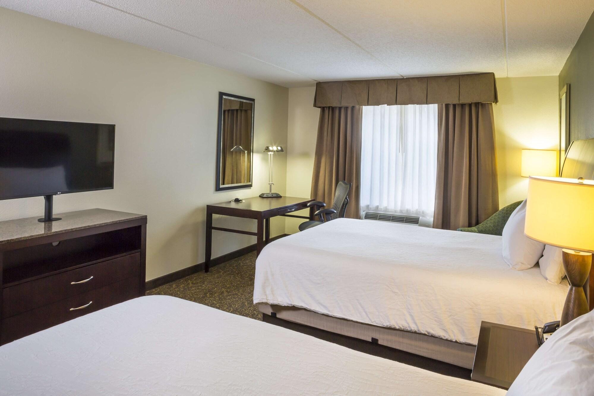 Hilton Garden Inn Hampton Coliseum Central Exteriör bild
