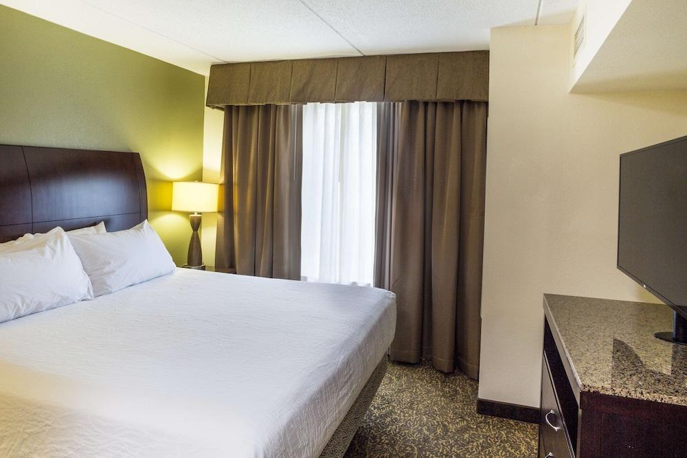 Hilton Garden Inn Hampton Coliseum Central Exteriör bild