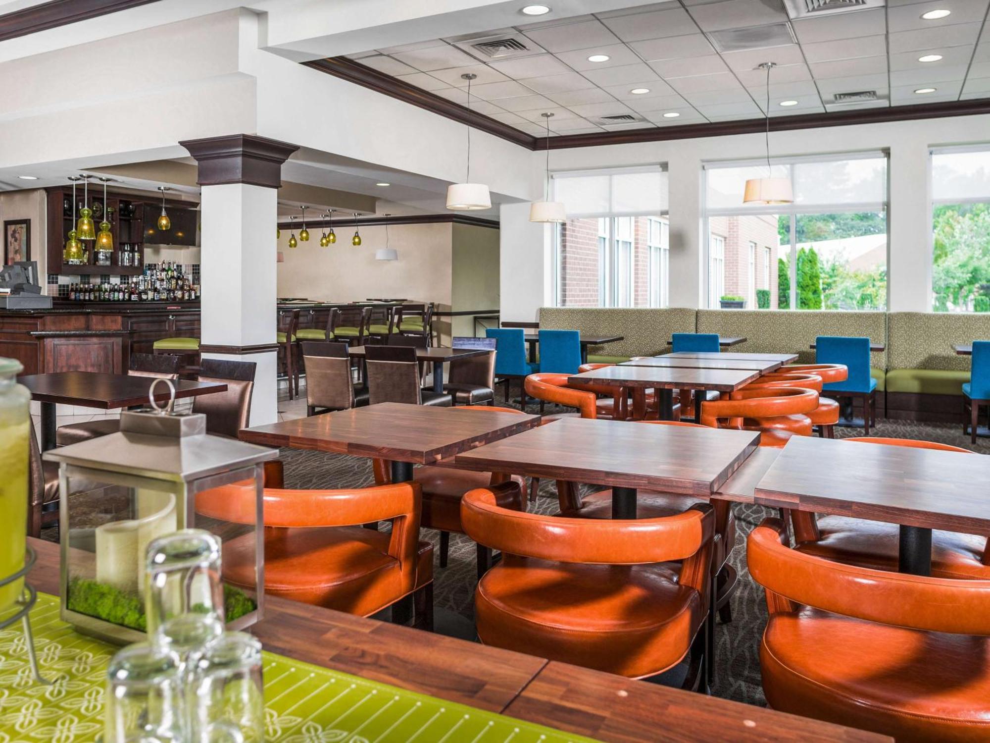 Hilton Garden Inn Hampton Coliseum Central Exteriör bild